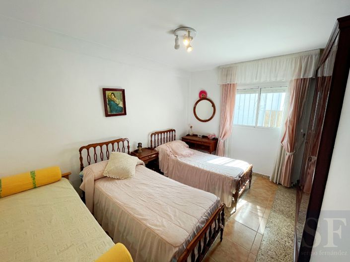 Image No.10-4 Bed Townhouse for sale