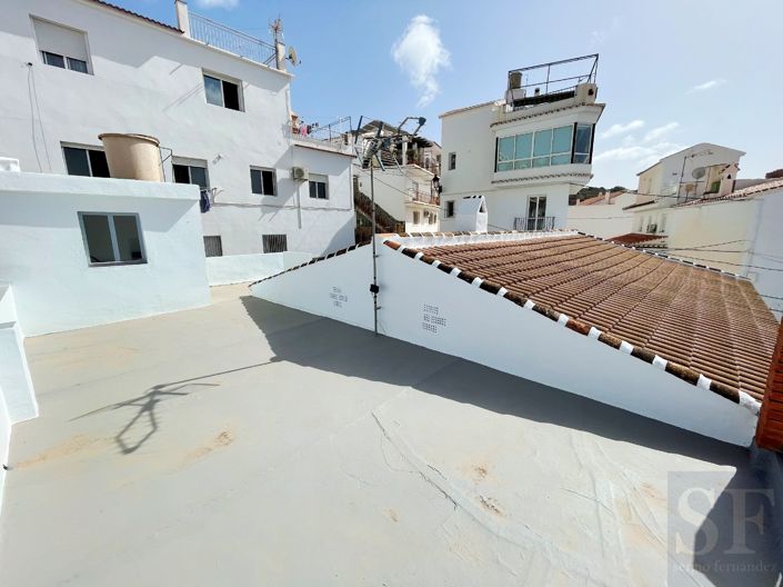 Image No.15-4 Bed Townhouse for sale