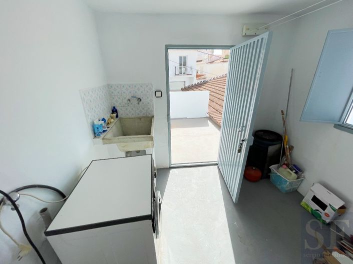 Image No.16-4 Bed Townhouse for sale