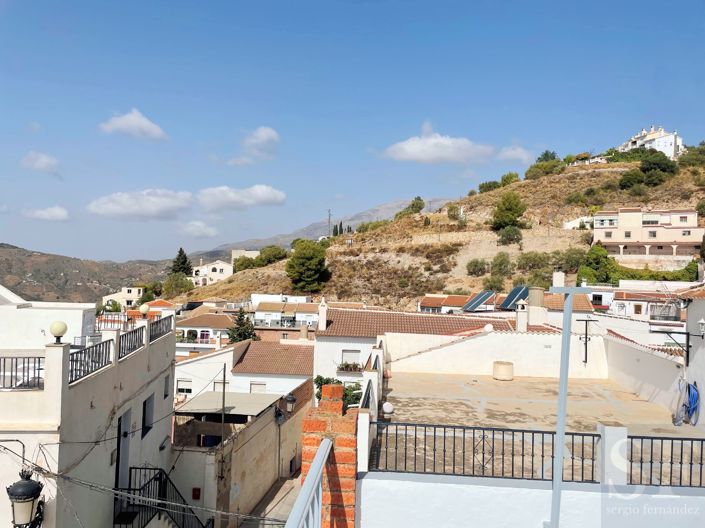 Image No.17-4 Bed Townhouse for sale