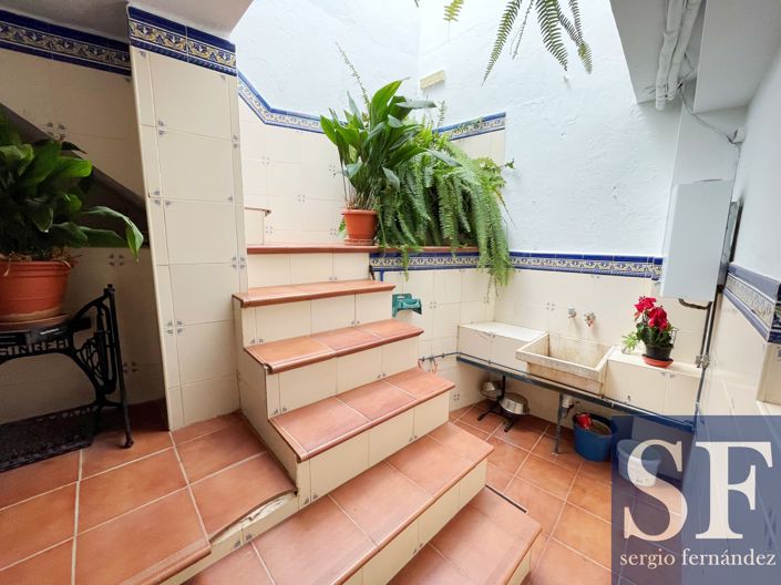 Image No.14-3 Bed Townhouse for sale