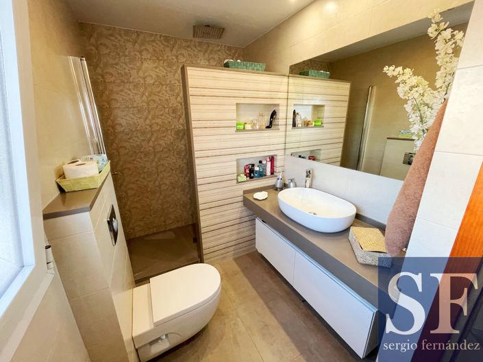 Image No.7-3 Bed Townhouse for sale