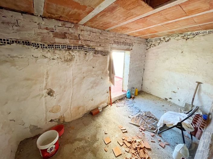 Image No.12-4 Bed Townhouse for sale