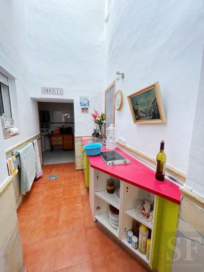 Image No.4-4 Bed Townhouse for sale