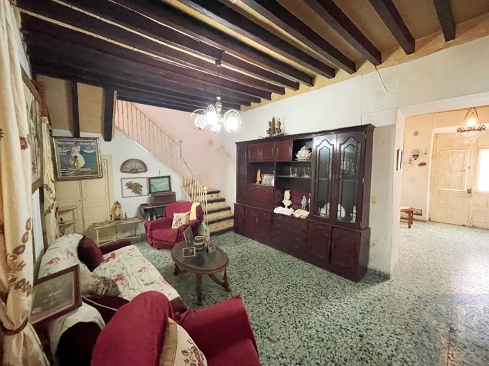 Image No.10-6 Bed Townhouse for sale