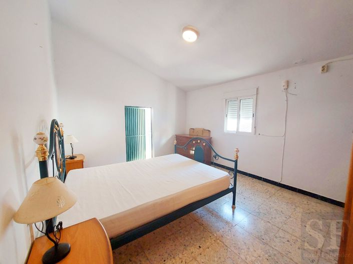 Image No.11-4 Bed Townhouse for sale