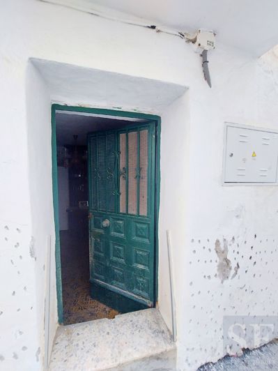 Image No.14-4 Bed Townhouse for sale