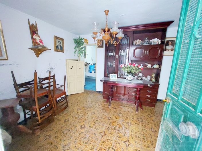 Image No.15-4 Bed Townhouse for sale