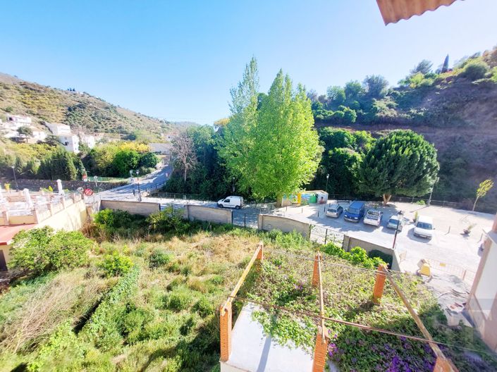 Image No.20-4 Bed Townhouse for sale