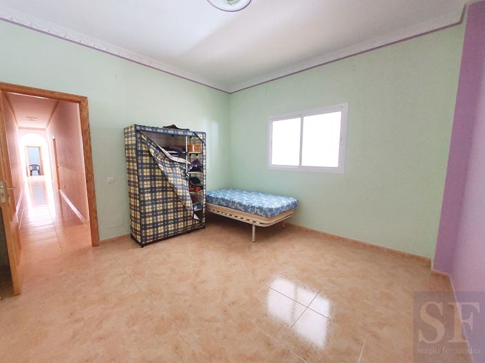 Image No.10-4 Bed Townhouse for sale