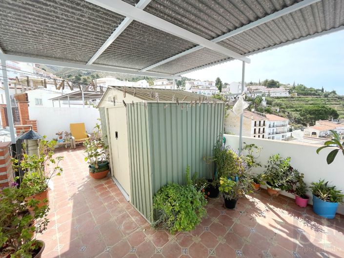 Image No.15-2 Bed Townhouse for sale