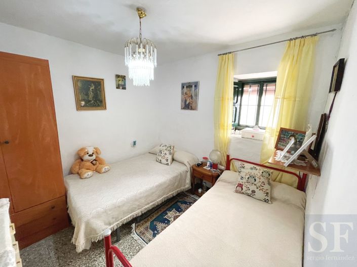 Image No.7-2 Bed Townhouse for sale