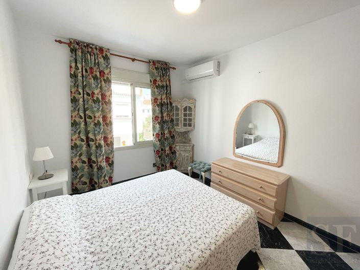 Image No.9-2 Bed Townhouse for sale