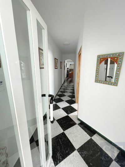 Image No.13-2 Bed Townhouse for sale