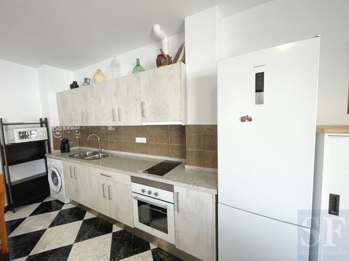 Image No.6-2 Bed Townhouse for sale