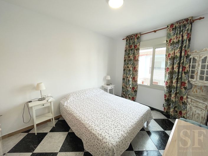 Image No.8-2 Bed Townhouse for sale