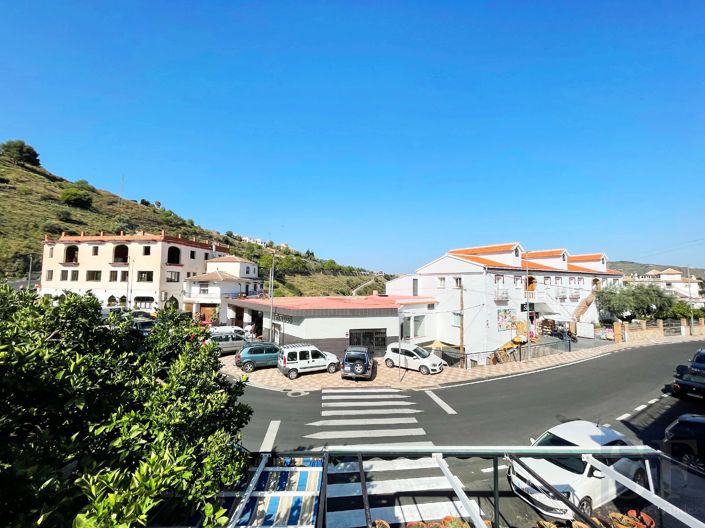 Image No.17-3 Bed Townhouse for sale