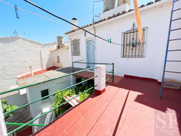 Image No.10-4 Bed Townhouse for sale