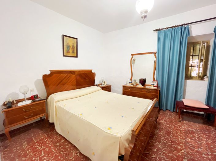 Image No.5-4 Bed Townhouse for sale