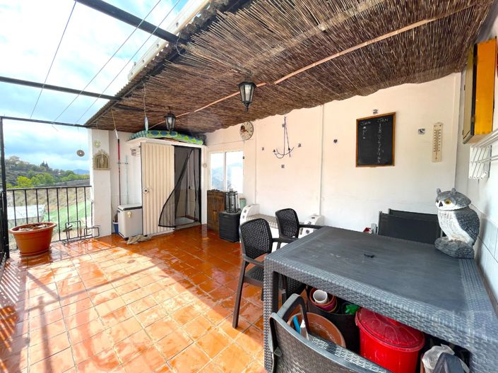 Image No.16-2 Bed Townhouse for sale