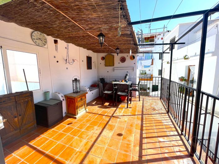 Image No.18-2 Bed Townhouse for sale