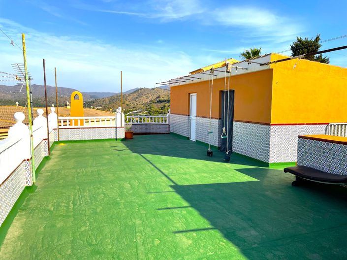 Image No.15-4 Bed Townhouse for sale