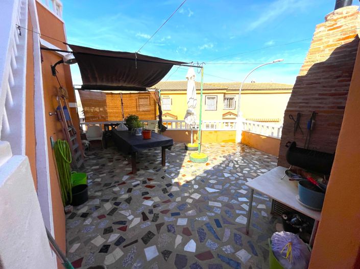 Image No.17-4 Bed Townhouse for sale