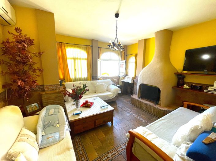 Image No.2-4 Bed Townhouse for sale