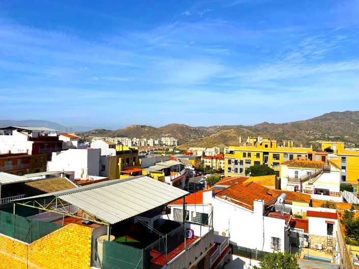 Image No.20-4 Bed Townhouse for sale