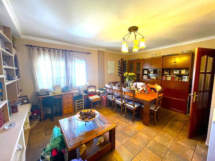 Image No.4-4 Bed Townhouse for sale