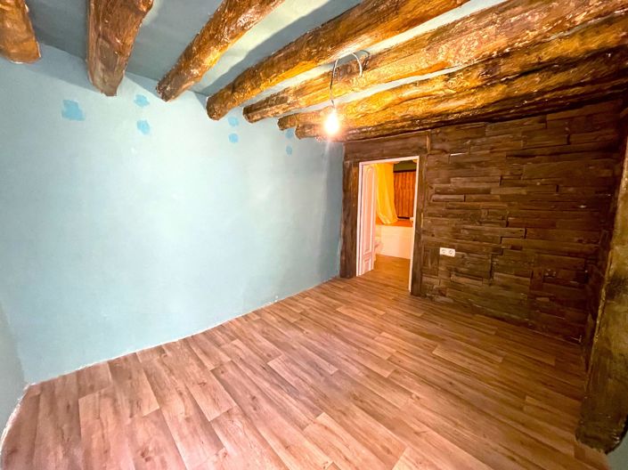 Image No.8-5 Bed Townhouse for sale