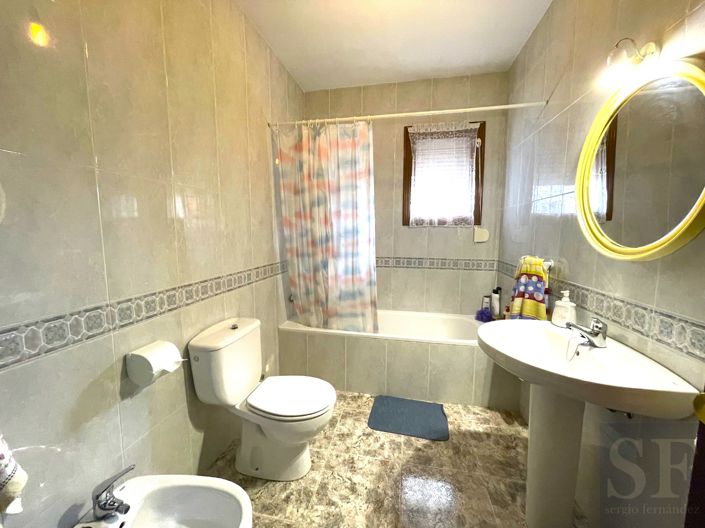 Image No.14-5 Bed Townhouse for sale