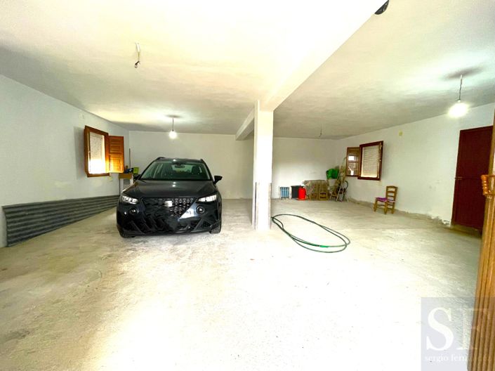 Image No.15-5 Bed Townhouse for sale