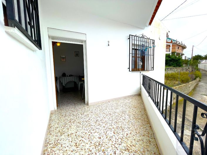 Image No.16-5 Bed Townhouse for sale