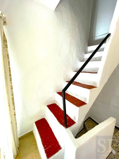 Image No.12-4 Bed Townhouse for sale