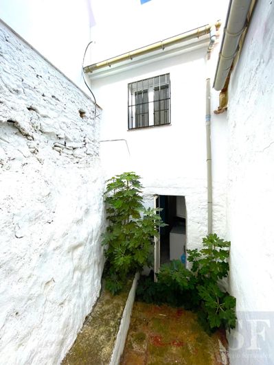 Image No.15-4 Bed Townhouse for sale