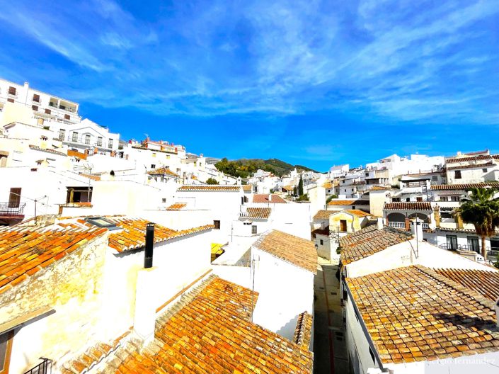 Image No.19-4 Bed Townhouse for sale