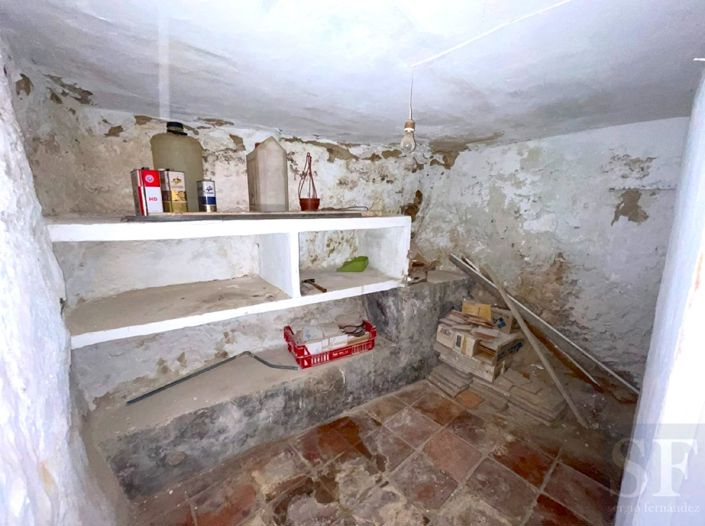 Image No.9-7 Bed Townhouse for sale