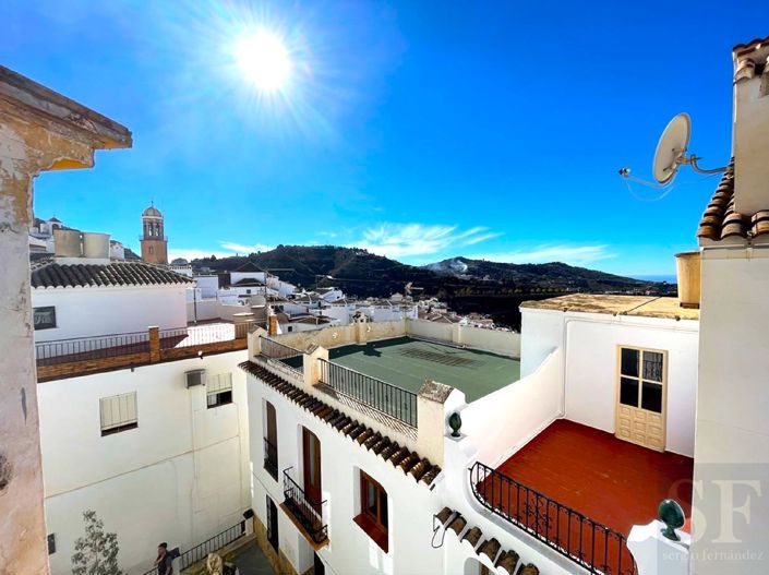 Image No.13-7 Bed Townhouse for sale