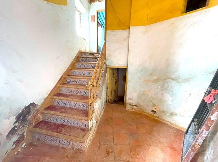 Image No.3-7 Bed Townhouse for sale