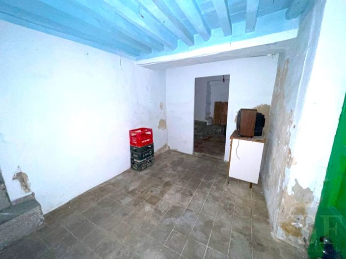 Image No.8-7 Bed Townhouse for sale