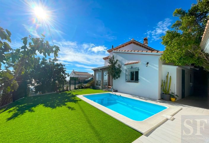 Image No.2-4 Bed Villa for sale