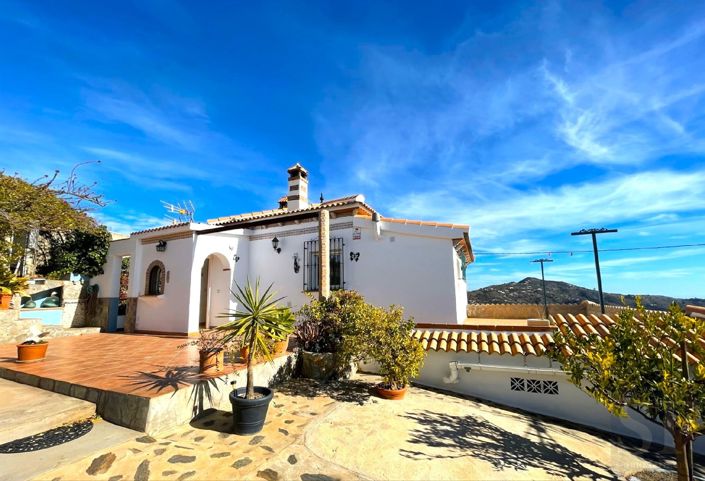 Image No.3-4 Bed Villa for sale