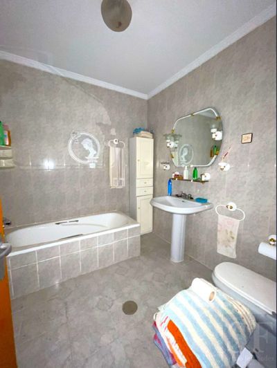 Image No.8-5 Bed Townhouse for sale