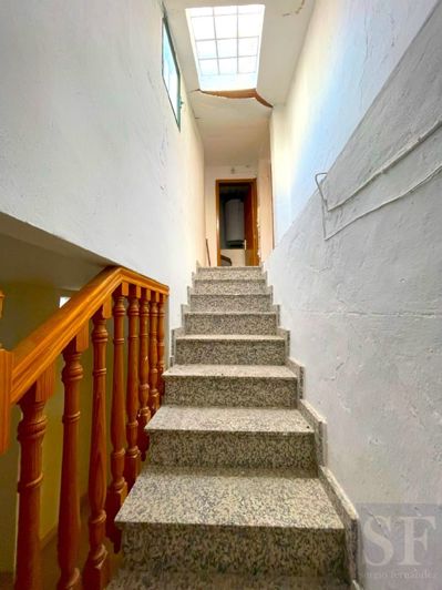 Image No.12-5 Bed Townhouse for sale