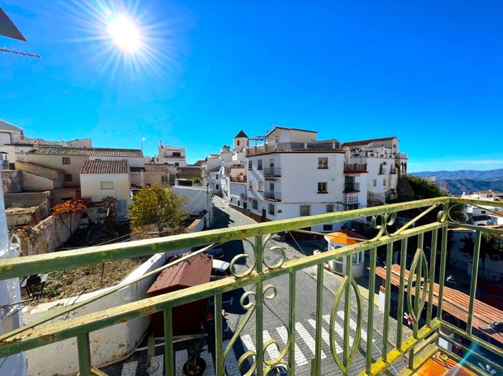 Image No.16-5 Bed Townhouse for sale