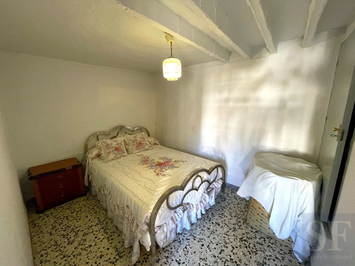 Image No.13-5 Bed Townhouse for sale