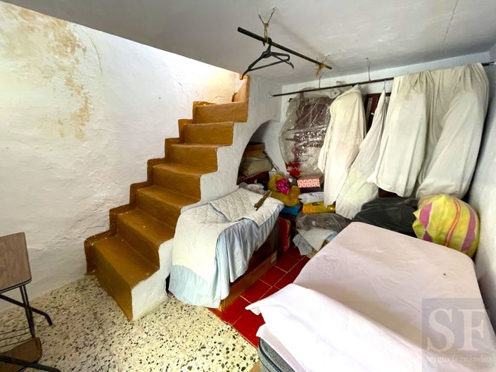 Image No.14-5 Bed Townhouse for sale