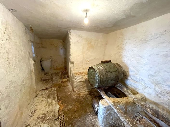 Image No.19-5 Bed Townhouse for sale