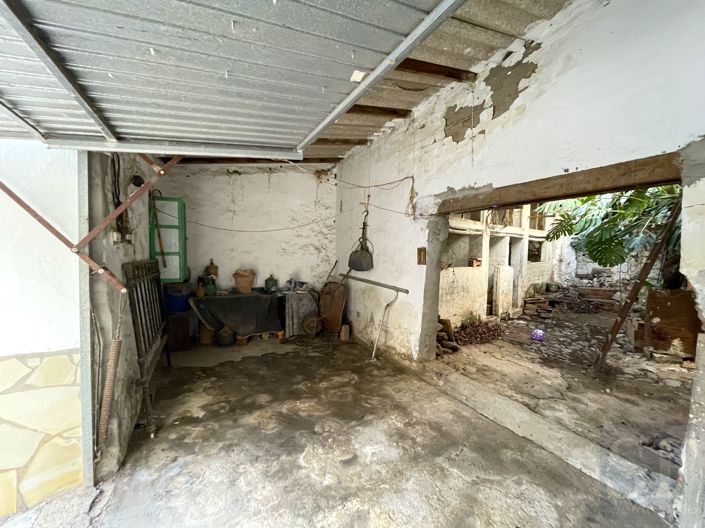 Image No.12-4 Bed Townhouse for sale